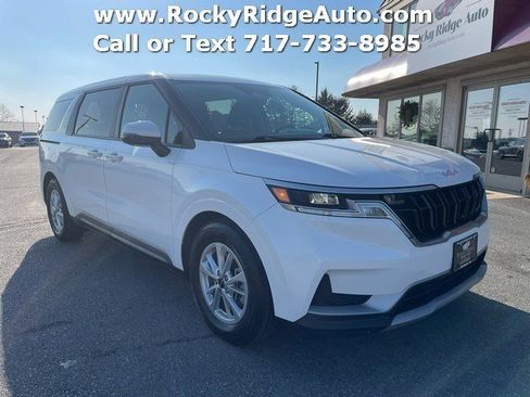 Used 2024 Kia Carnival LX image 9