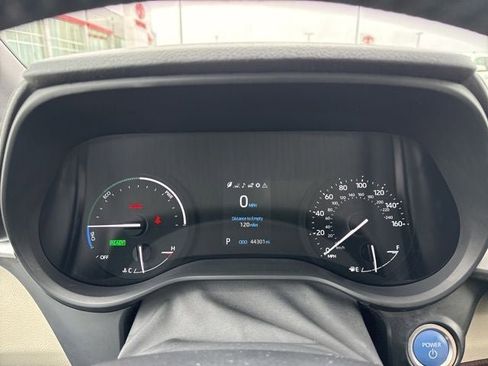 Certified 2024 Toyota Sienna XLE image 30