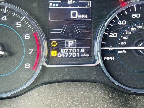 Used 2017 Subaru Forester 2.5i Touring AWD/4WD image 12
