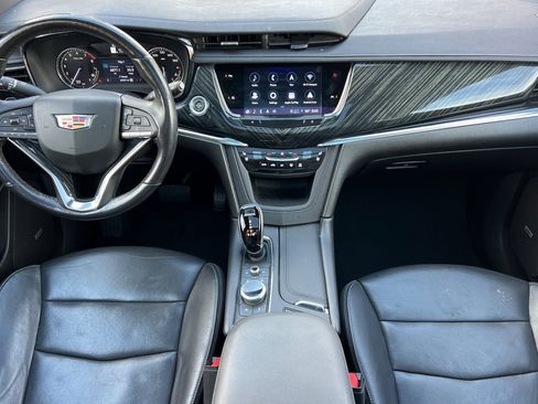 Used 2023 Cadillac XT6 Premium Luxury image 15