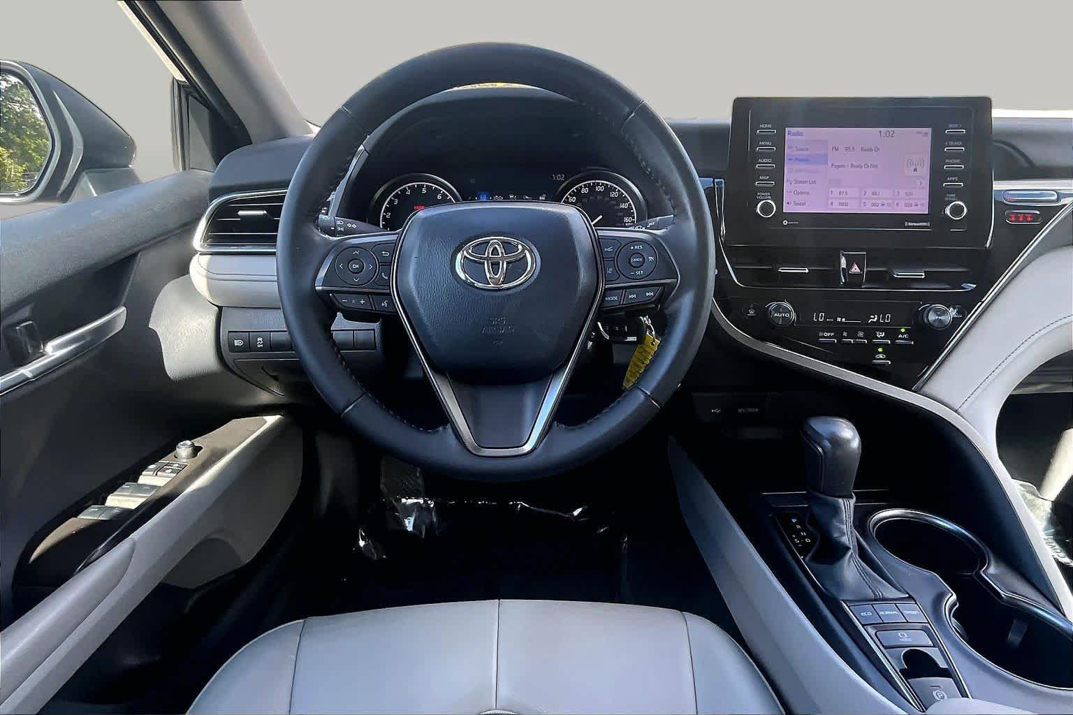 Used 2024 Toyota Camry SE AWD/4WD image 6