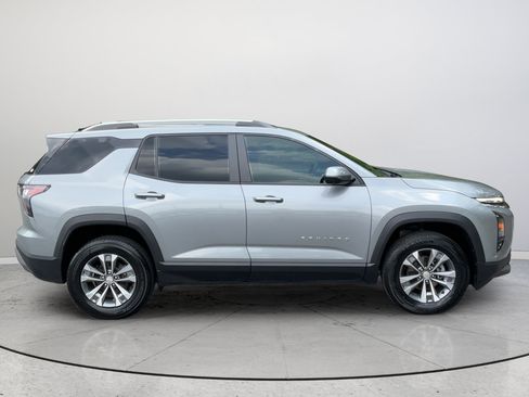 Used 2025 Chevrolet Equinox LT w/ Convenience Package II FWD image 6