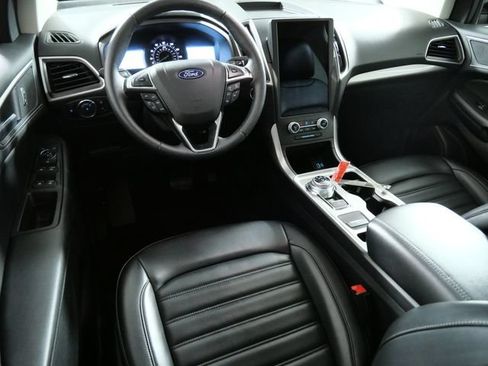Used 2024 Ford Edge SEL w/ Convenience Package AWD/4WD image 4