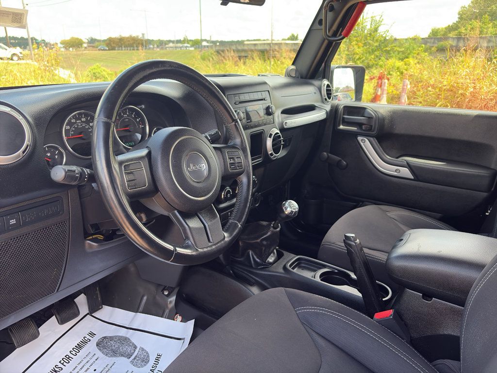 Used 2013 Jeep Wrangler Rubicon AWD/4WD image 11