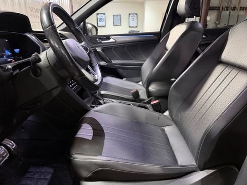 Used 2022 Volkswagen Tiguan SE R-Line AWD/4WD image 11