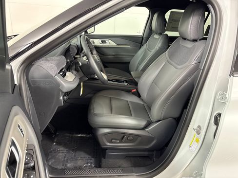 New 2027 Ford Explorer Active w/ Active Comfort Package RWD image 29