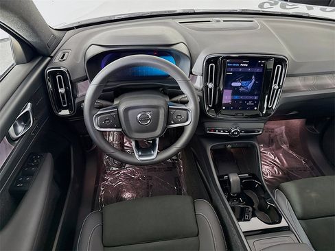 Certified 2023 Volvo XC40 Recharge Ultimate image 23