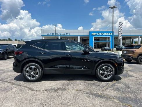 Used 2024 Chevrolet Blazer LT w/ Convenience Package FWD image 2