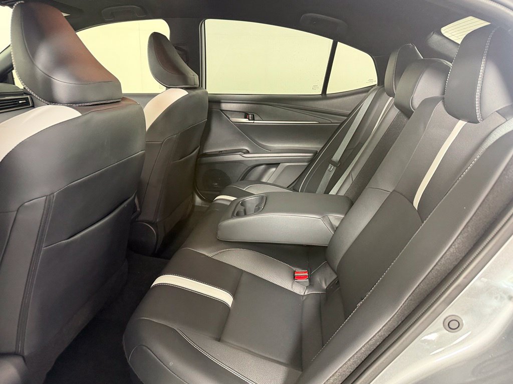 Used 2026 Toyota Camry SE w/ Convenience Package FWD image 16
