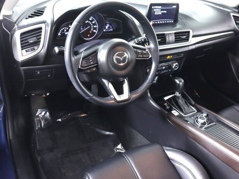 Used 2017 MAZDA MAZDA3 Touring FWD image 9