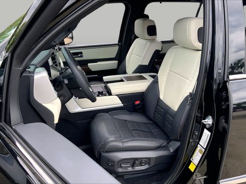 Used 2024 Toyota Sequoia Capstone AWD/4WD image 8