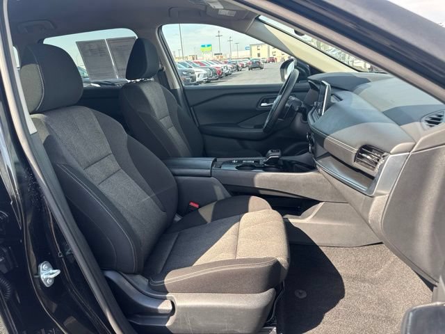 Used 2025 Nissan Rogue SV FWD image 20