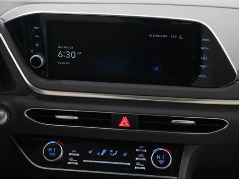 Used 2023 Hyundai Sonata SEL image 15