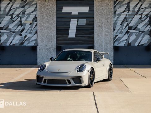 Used 2018 Porsche 911 GT3 RWD image 5