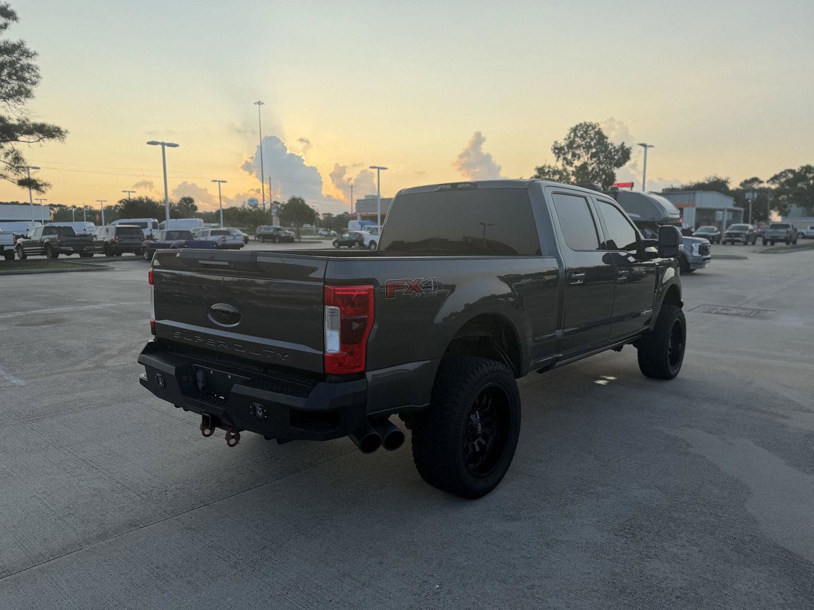 Used 2017 Ford F250 Lariat w/ Lariat Ultimate Package AWD/4WD image 8