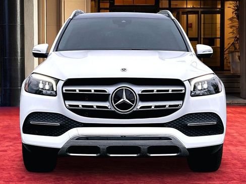 Used 2023 Mercedes-Benz GLS 450 4MATIC image 3