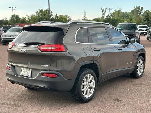 Used 2014 Jeep Cherokee Latitude FWD image 6