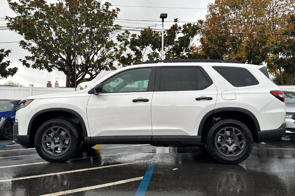 New 2026 Honda Pilot TrailSport image 7