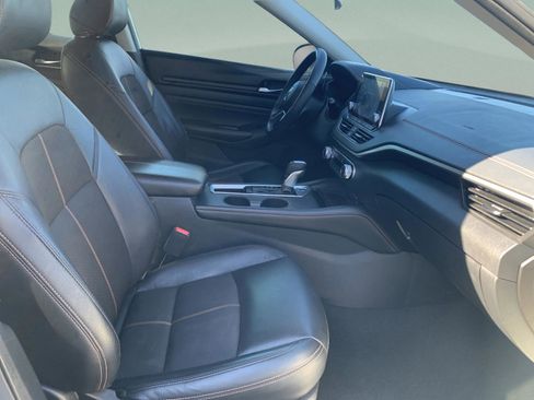 Used 2021 Nissan Altima 2.5 SR w/ SR Premium Package image 43