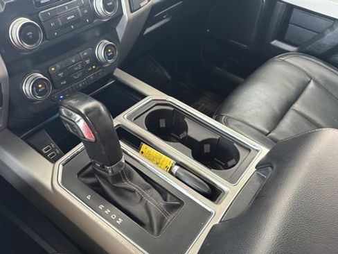 Used 2019 Ford F150 Lariat w/ Equipment Group 502A Luxury AWD/4WD image 14