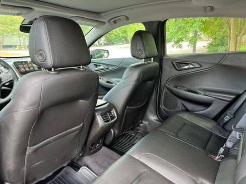 Used 2017 Chevrolet Malibu LT w/ Leather Package FWD image 15