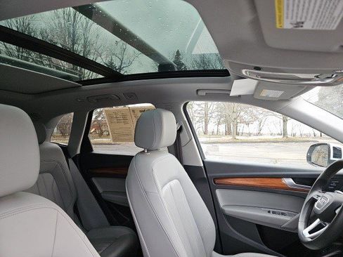 Used 2023 Audi Q5 2.0T Premium w/ Convenience Package image 13