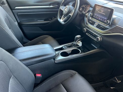Used 2023 Nissan Altima 2.5 SV FWD image 18