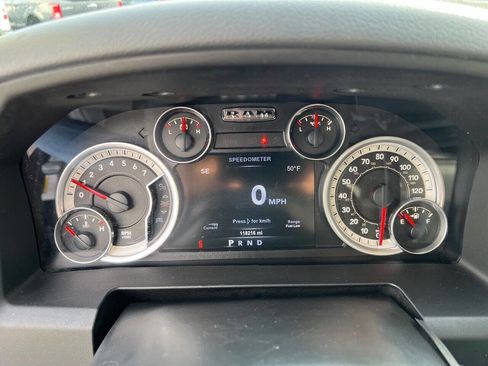 Used 2015 RAM 2500 SLT w/ Luxury Group image 10