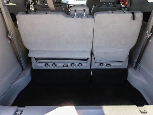 Used 2019 Chrysler Pacifica Limited FWD image 16