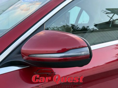 Used 2016 Mercedes-Benz C 300 Sedan w/ Surround View Package image 22