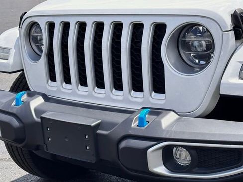 Used 2022 Jeep Wrangler Unlimited Sahara w/ Cold Weather Group AWD/4WD image 5