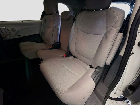 Used 2024 Toyota Sienna LE w/ LE Plus Package FWD image 13