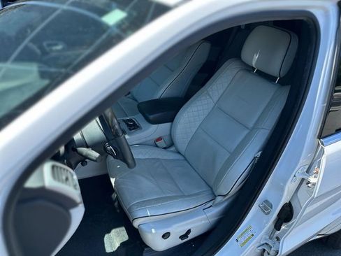 Used 2020 Jeep Grand Cherokee Summit AWD/4WD image 12