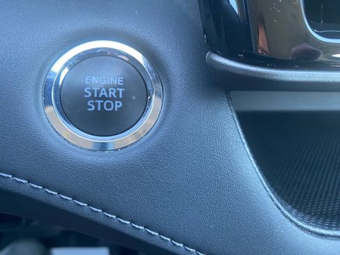 Used 2023 Toyota Highlander LE image 41