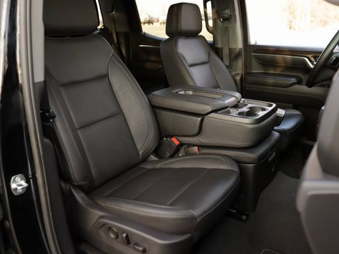 Used 2025 GMC Sierra 1500 SLT image 32