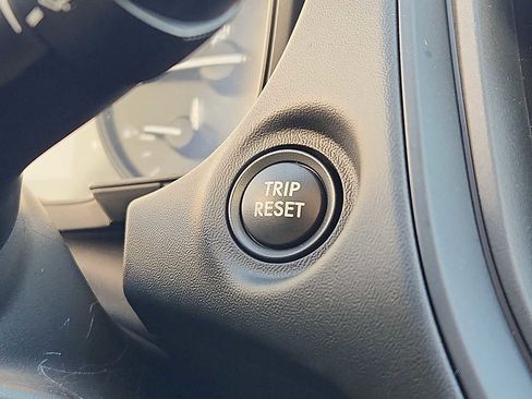 Certified 2025 Subaru Impreza 2.0i image 25