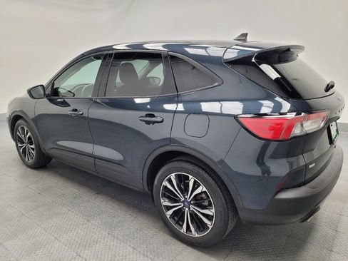 Used 2022 Ford Escape SE w/ SE Sport Appearance Package FWD image 3