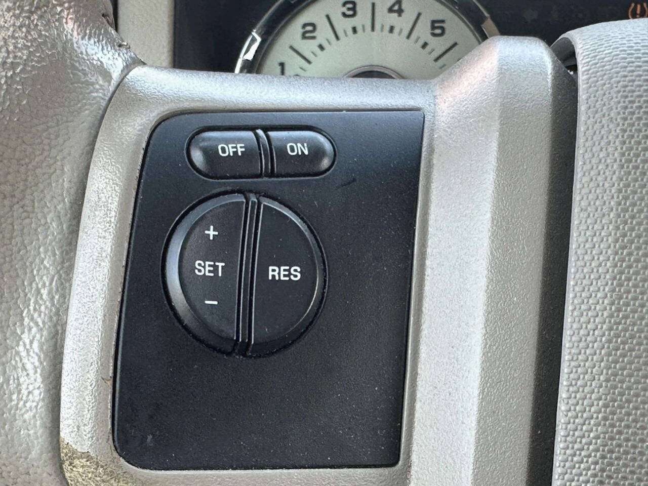 Used 2014 Ford Expedition XLT RWD image 30