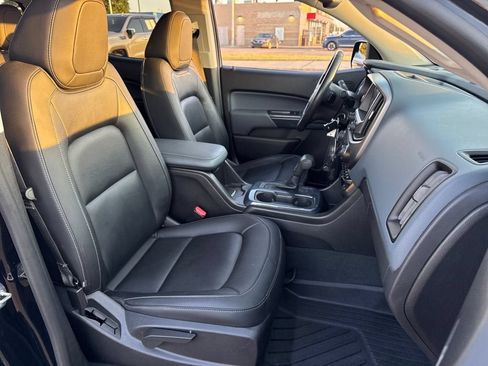 Used 2021 Chevrolet Colorado Z71 w/ Z71 Midnight Edition AWD/4WD image 10