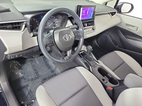 Used 2025 Toyota Corolla LE FWD image 18