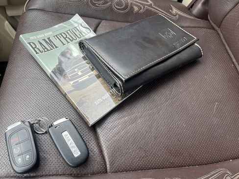Used 2015 RAM 2500 Longhorn image 32