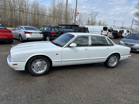 Used 1997 Jaguar XJ6 RWD image 3