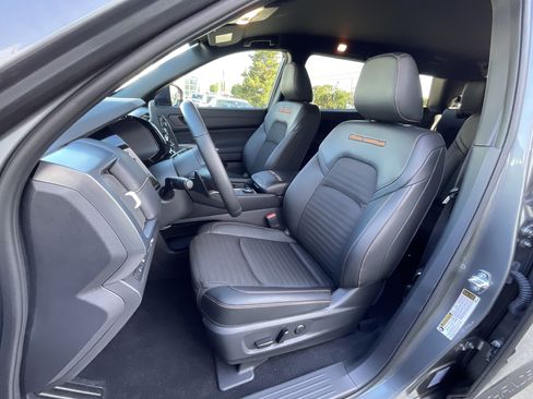 Used 2025 Nissan Pathfinder Rock Creek image 11