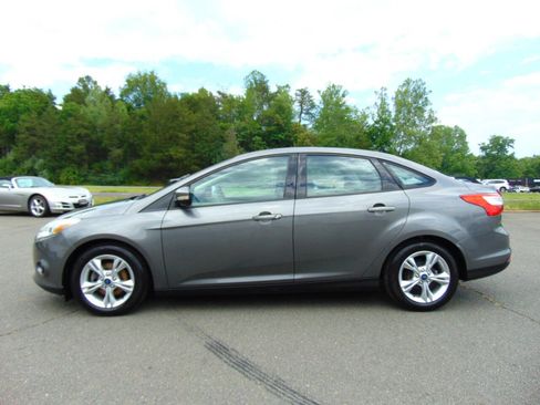 Used 2013 Ford Focus SE FWD image 25