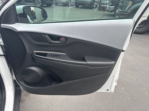 Used 2019 Hyundai Kona SEL w/ SEL Tech Package 02 FWD image 11