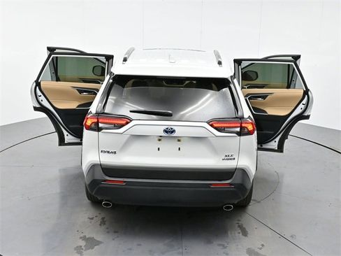 Used 2023 Toyota RAV4 XLE Premium image 45