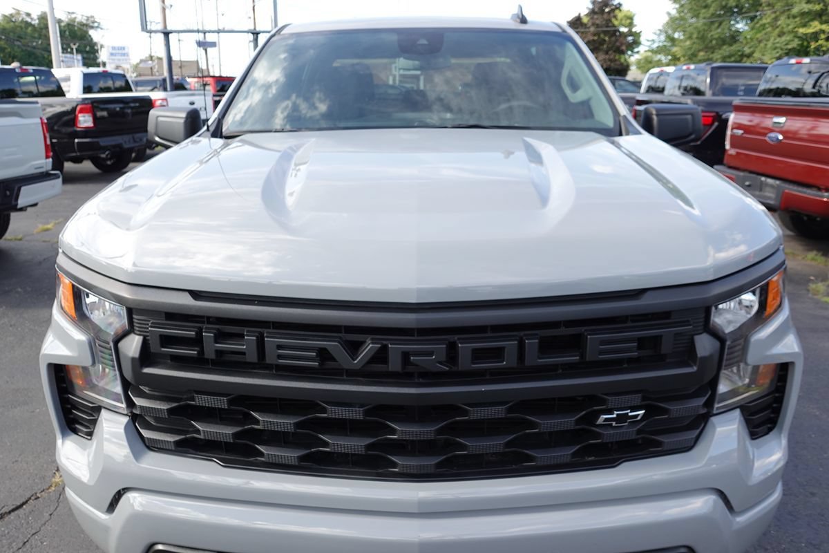 Used 2024 Chevrolet Silverado 1500 Custom w/ LPO, Dark Essentials Package AWD/4WD image 6