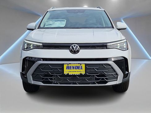 New 2026 Volkswagen Taos SE AWD/4WD image 2
