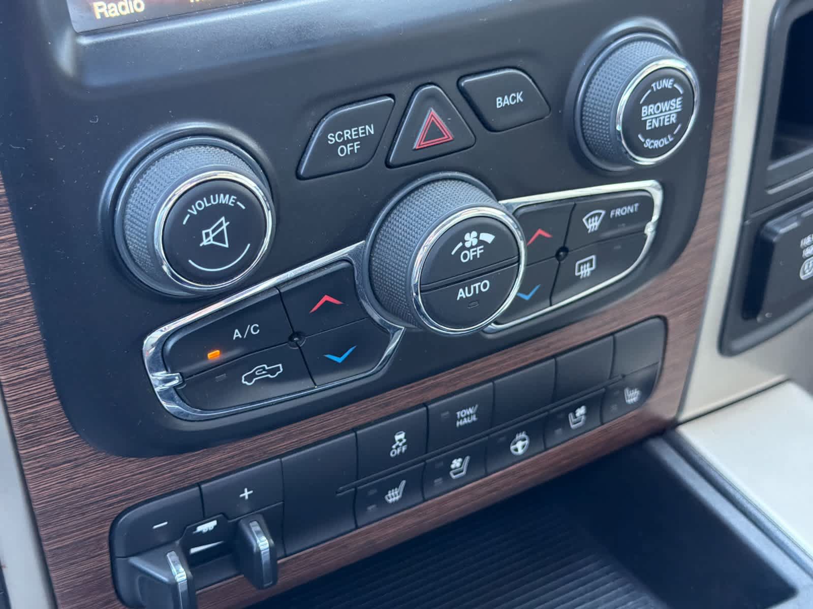 Used 2015 RAM 1500 Laramie AWD/4WD image 21