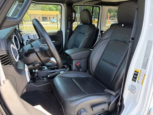 Used 2022 Jeep Wrangler Unlimited Sahara w/ Cold Weather Group AWD/4WD image 19